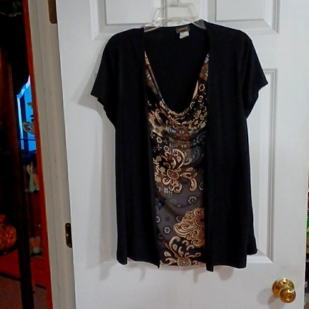 Judith Cute top for work